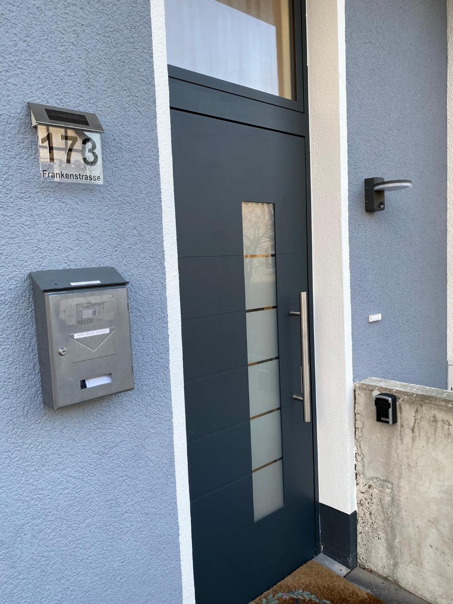 Schoene, Moderne Wohnung Mit Grosszuegiger Terasse Essen Exterior photo