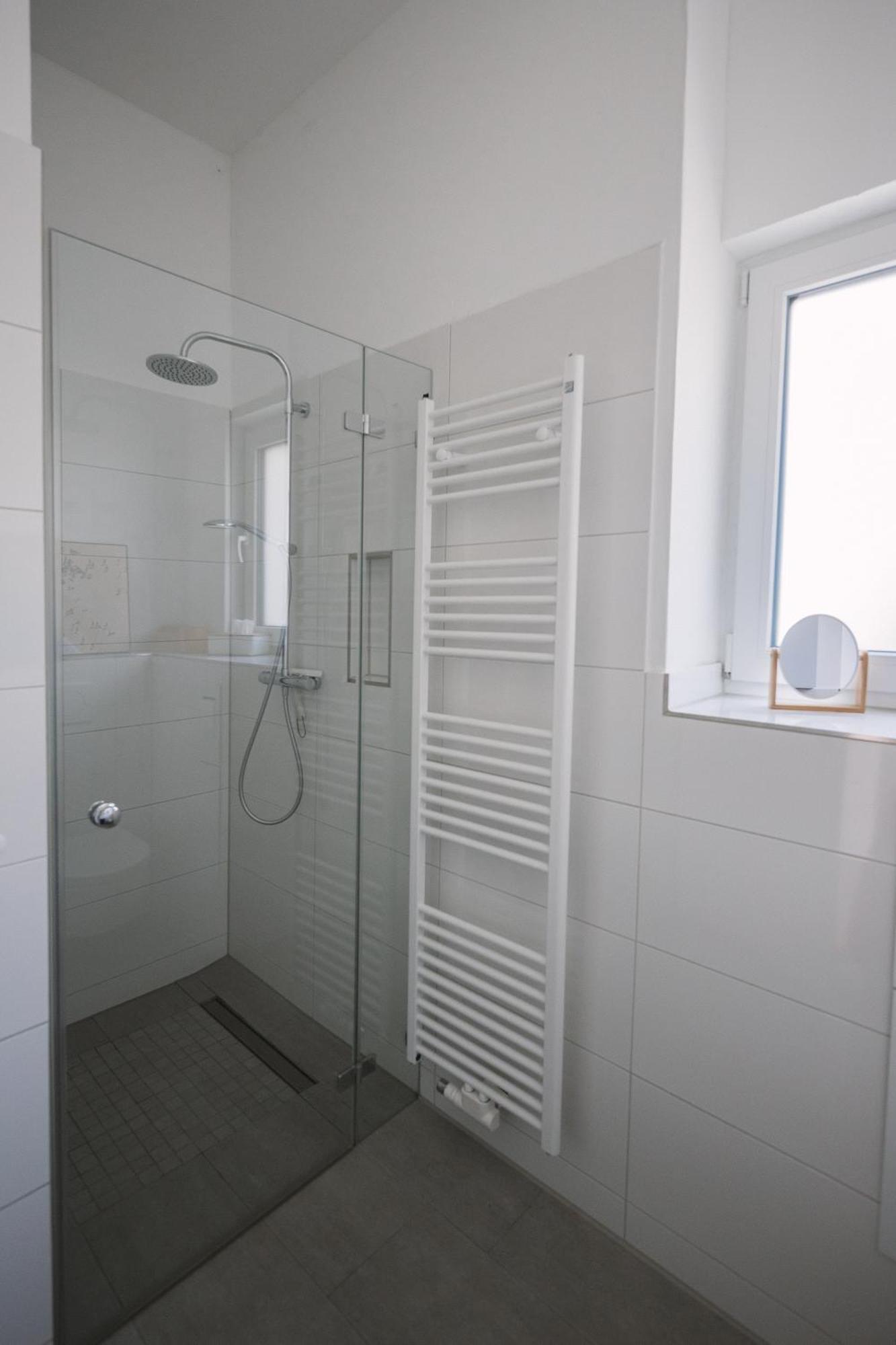 Schoene, Moderne Wohnung Mit Grosszuegiger Terasse Essen Exterior photo
